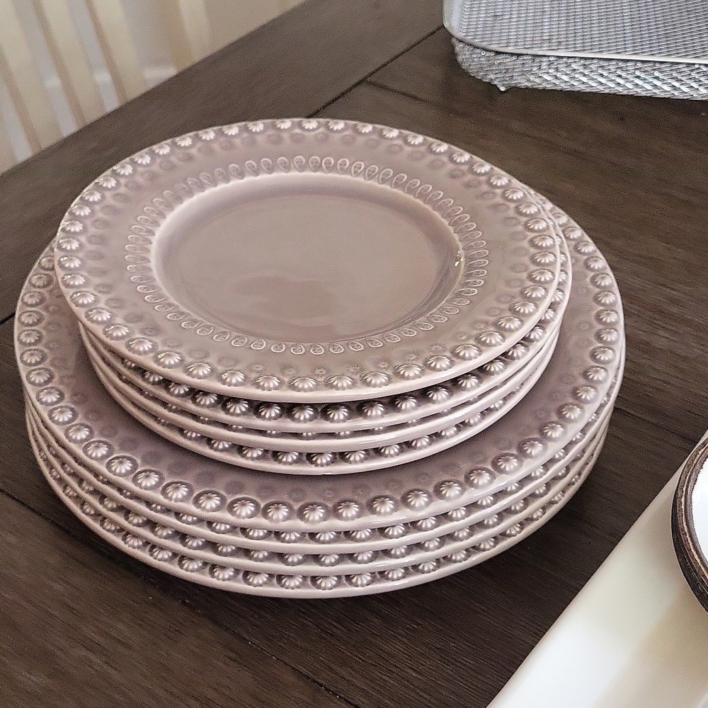 beautiful daisy dinnerware  in oat - Picture 3 of 3